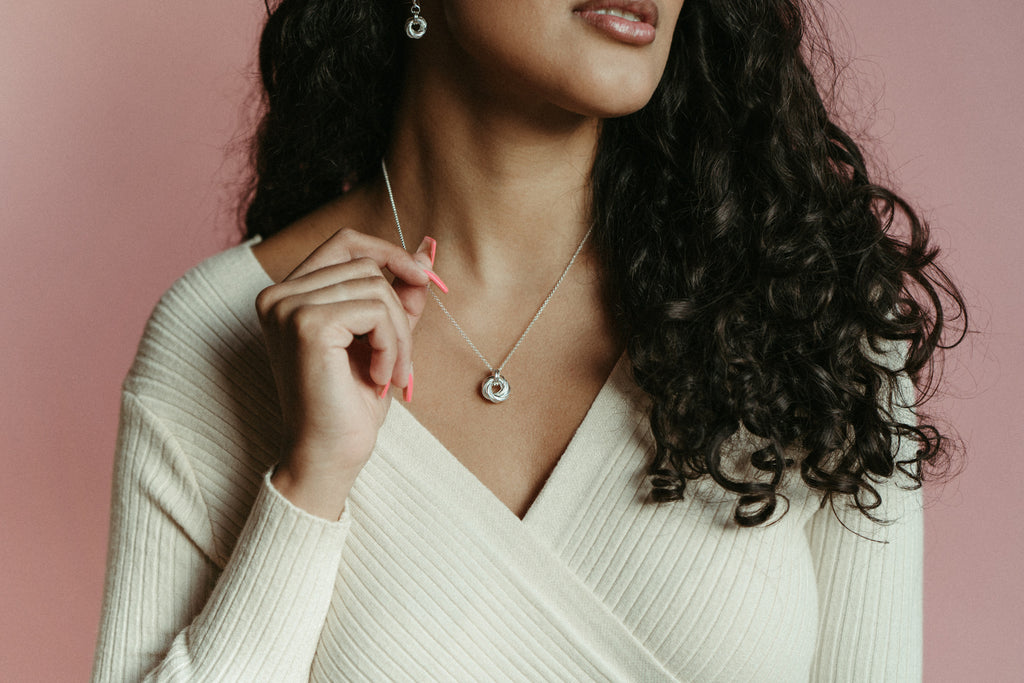 TARNISH WHAT CAUSES IT & HOW TO CLEAN YOUR TARNISHED SILVER & GOLD JE Mikel Grant Jewellery