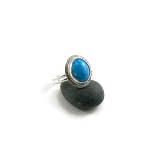 Bright blue Kingman mine turquoise ring in sterling silver by Mikel Grant Jewellery