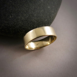 14K Smooth Wedding Band by Mikel Grant Jewellery. Medium width gold band.