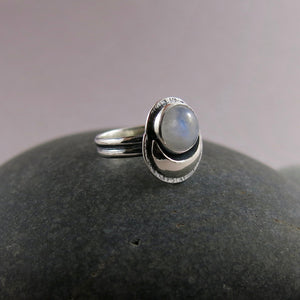 Bague de Rêve • Croissant de Lune en Argent et Pierre de Lune Arc-en-Ciel 