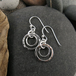 Boucles d'oreilles Nesting Duo Circle • Argent sterling texturé marteau