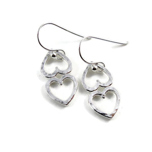 Boucles d'oreilles pendantes duo cœurs ouverts • Argent sterling texturé